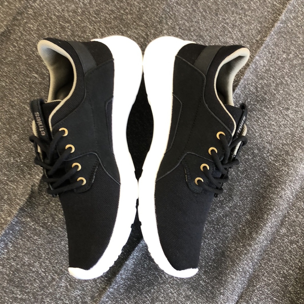 “NEW” Etnies Scout Plus - Men’s size 9